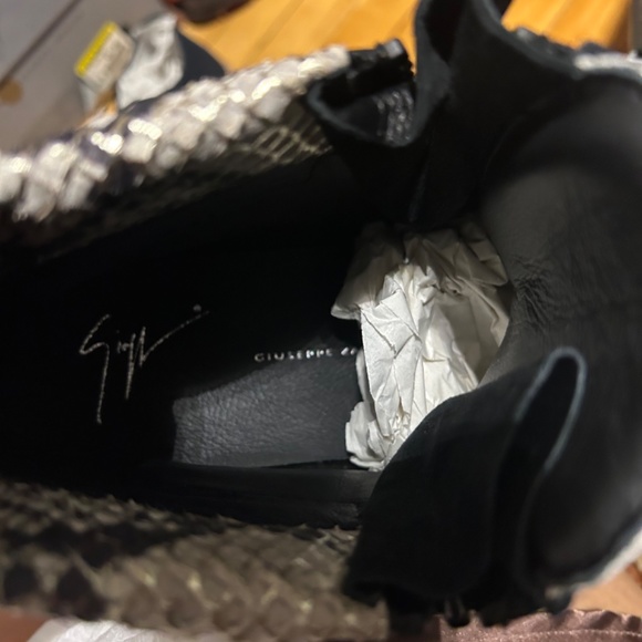 Giuseppe Zanotti (New) - Picture 9 of 10